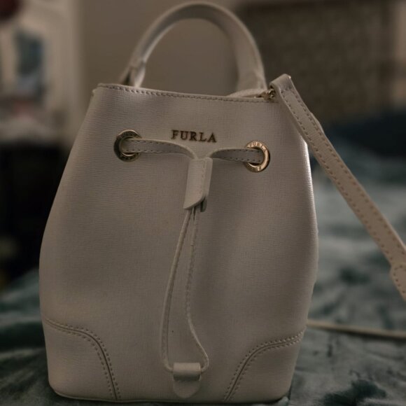 Furla 'Stacy’ Leather Mini Bucket - Picture 7 of 9